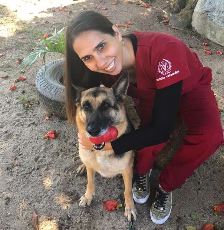 Dra. Camila Maia
